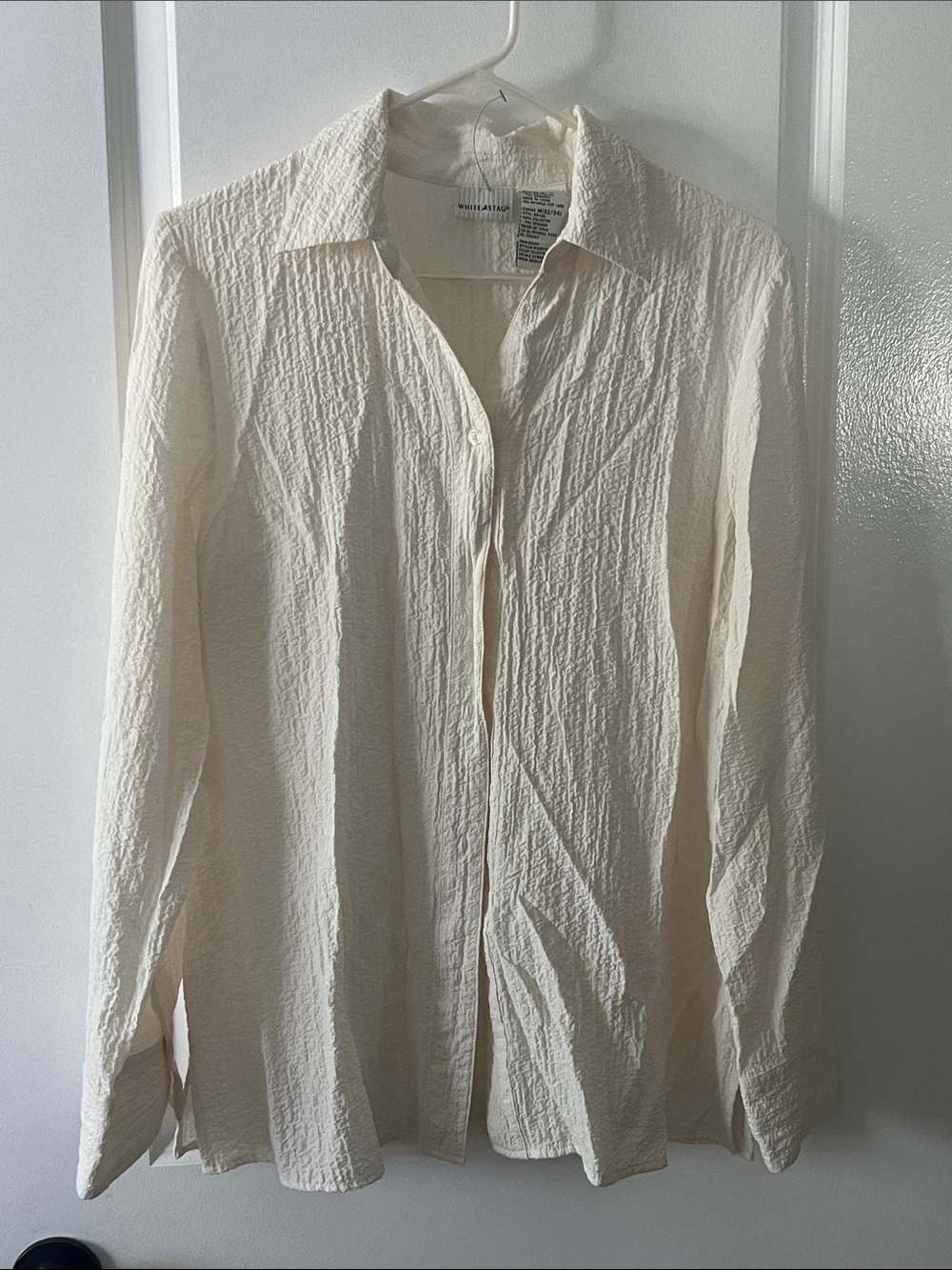 Women’s Medium Cream Textured Button-Up Shirt